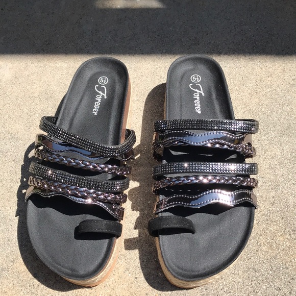 FLATFORMS - Picture 2 of 5